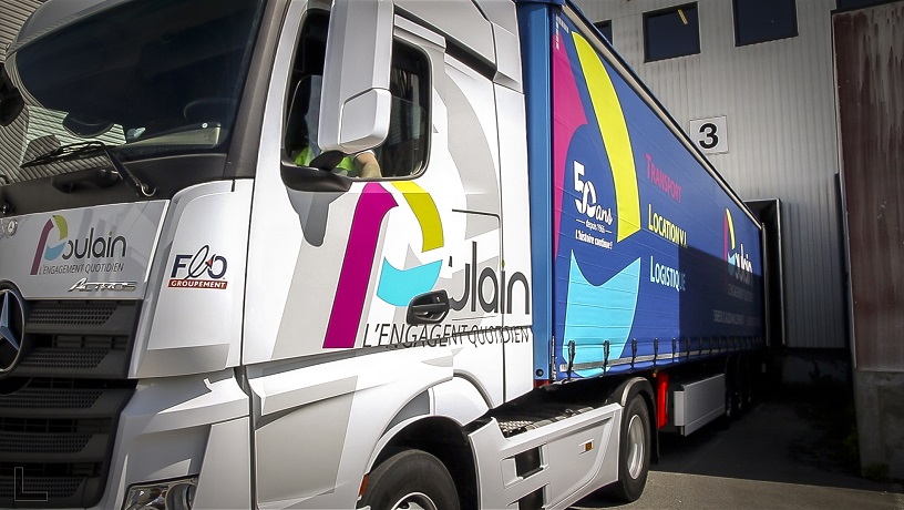 Camions Transports Poulain prêts à partir